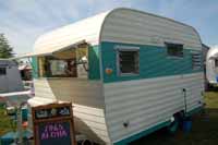 Vintage Aloha trailer pictures and company history